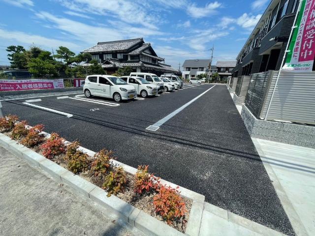 ユーフォリア（205） 駐車場