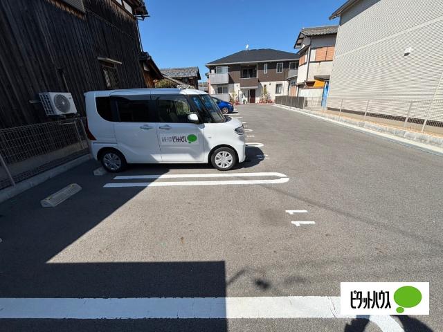 野洲市野洲アパート 駐車場
