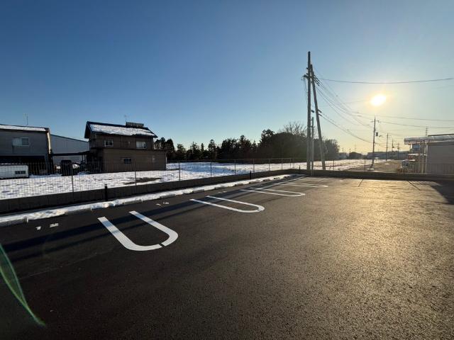 ノアヴェルテ 駐車場