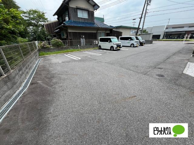 野洲市妙光寺アパート 駐車場