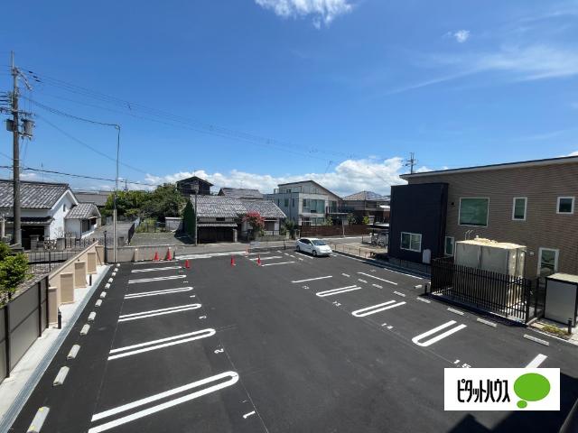 近江八幡市本町アパート 駐車場