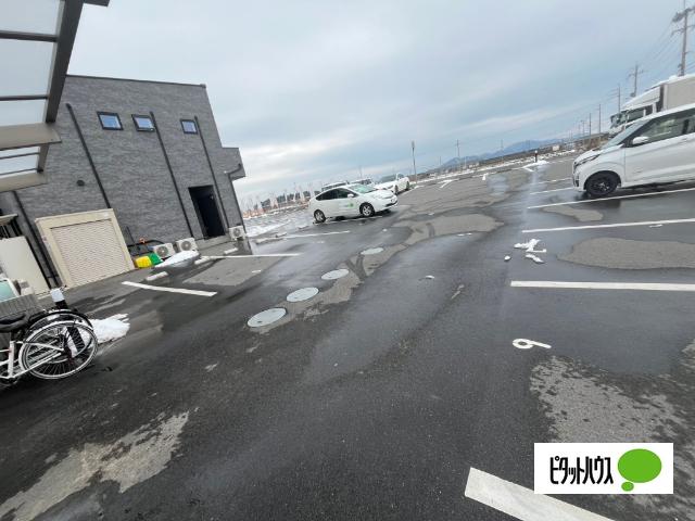 近江八幡市西宿町アパート 駐車場