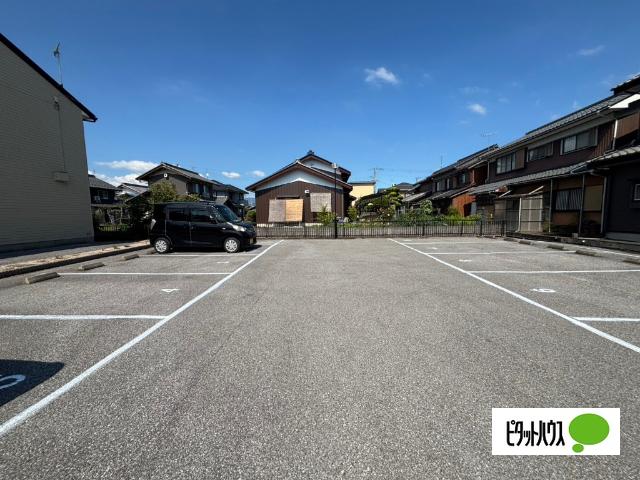 ＭＫアーク10 駐車場
