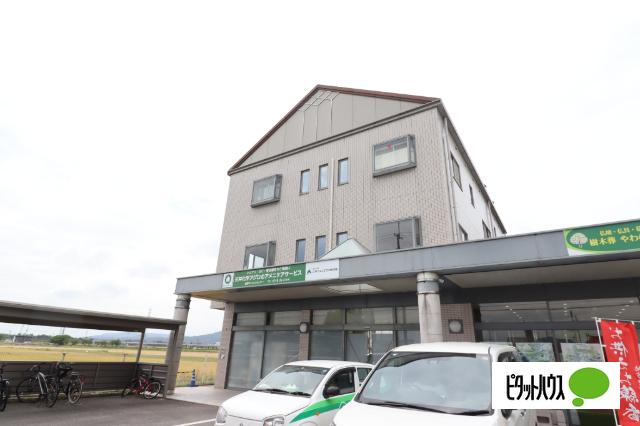 i八幡マンション 駐車場