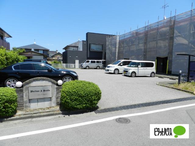 近江八幡市中村町アパート 駐車場