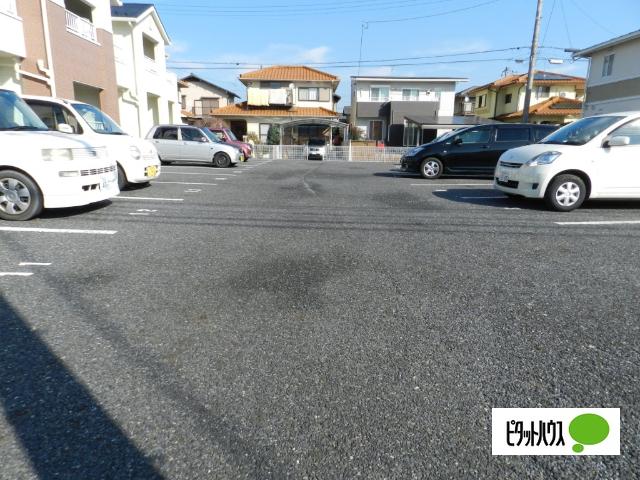 近江八幡市十王町アパート 駐車場