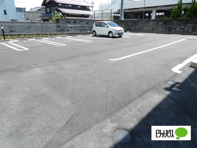 近江八幡市千僧供町アパート 駐車場