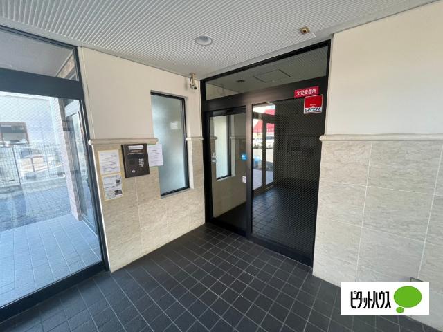 近江八幡市中村町マンション エントランス