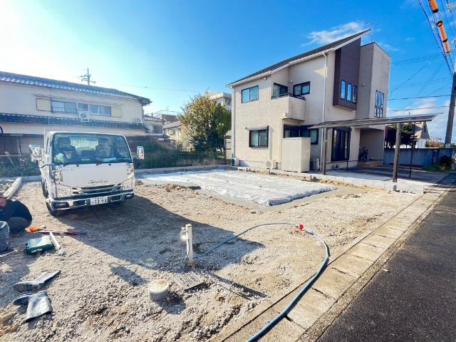 建築中