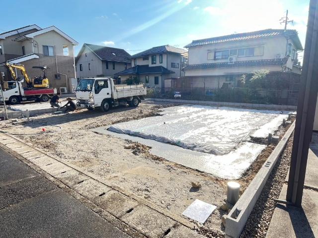 建築中