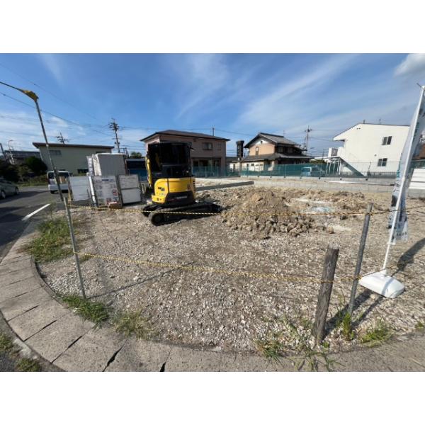 建築中