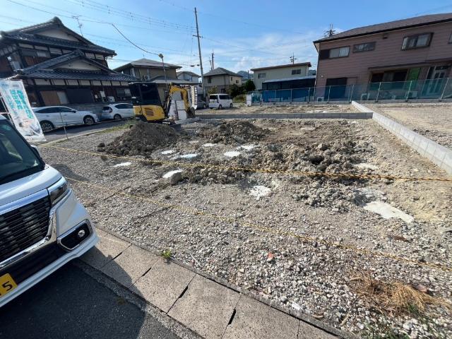 建築中