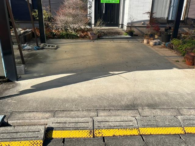 近江八幡市鷹飼町北1丁目　中古住宅 駐車場