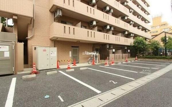 エルフラット大宮アヴィニティー（303） 駐車場