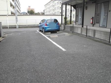 コスミオン（101） 駐車場