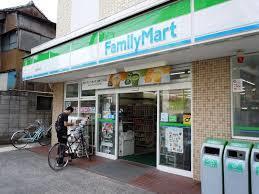 ファミリーマート大宮中央店：248m