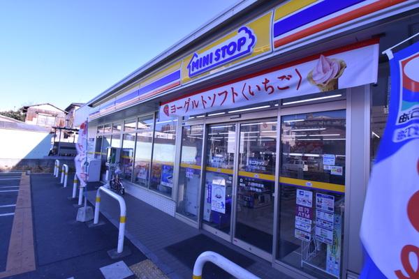 ミニストップさいたま新中里4丁目店：144m