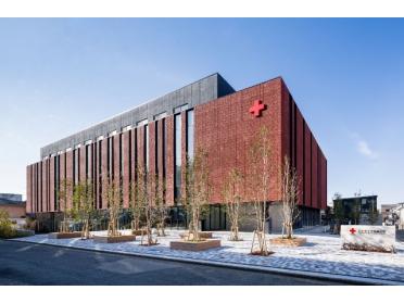私立日本赤十字看護大学さいたま看護学部：1118m