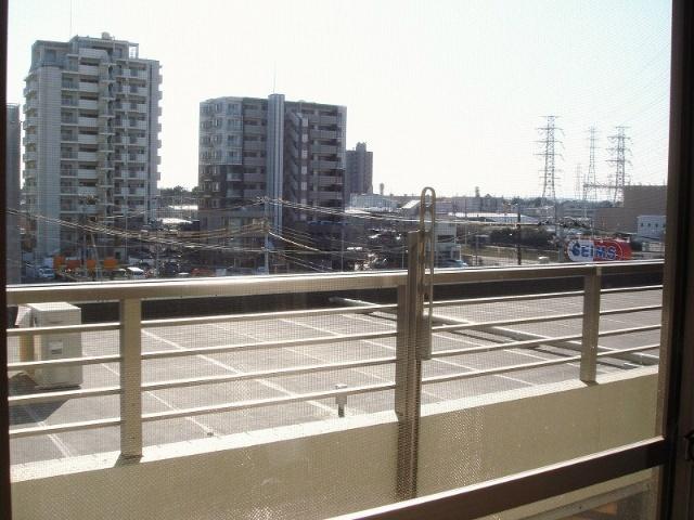 ロイヤルメドゥ北戸田（405） バルコニー