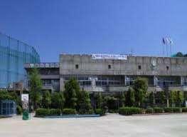 さいたま市立鈴谷小学校：351m