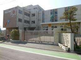 さいたま市立下落合小学校：700m