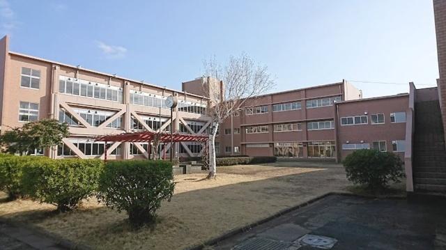 国立埼玉大学教育学部附属中学校：844m