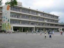 さいたま市立大宮東小学校：469m