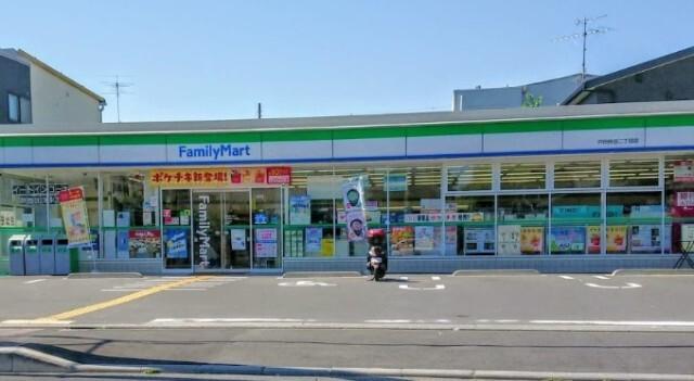 ファミリーマート戸田笹目二丁目店：355m