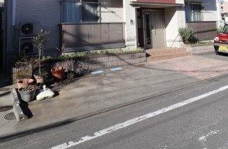 レセンテ（202） 駐車場