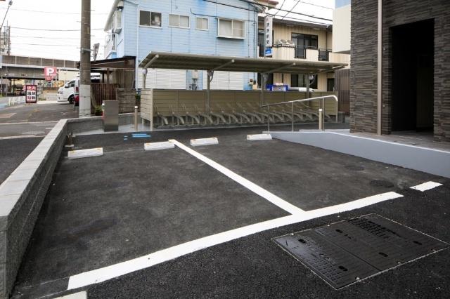 La Vert戸田（603） 駐車場
