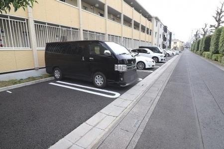ロイヤルローズ（302） 駐車場