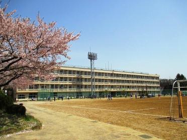 仙台市立七北田中学校：1227m