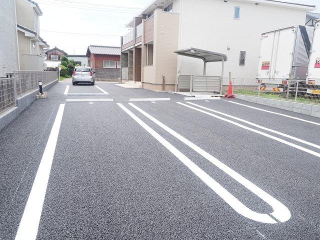 Ｃｕｏｒｅ（102） 駐車場