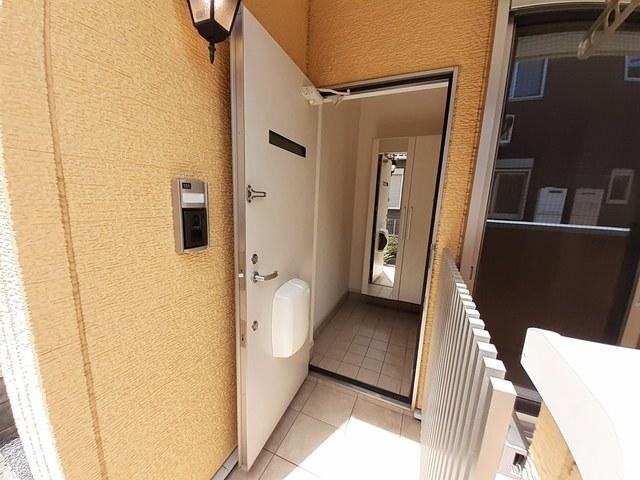 グリーンステージⅢ番館（101） 玄関