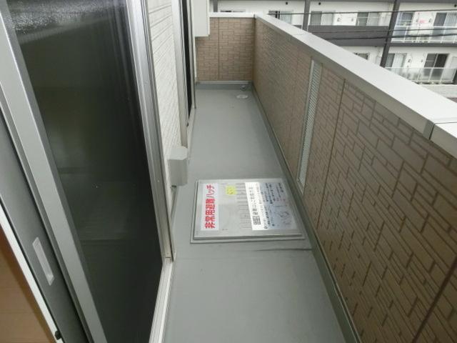プリムヴェール二の宮（301） バルコニー