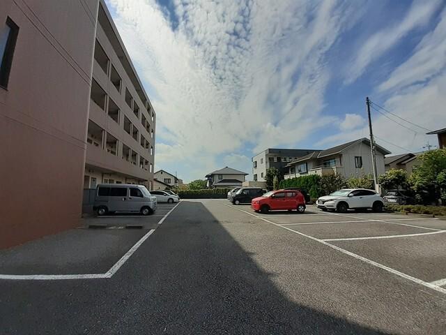 パルシャス東（101） 駐車場