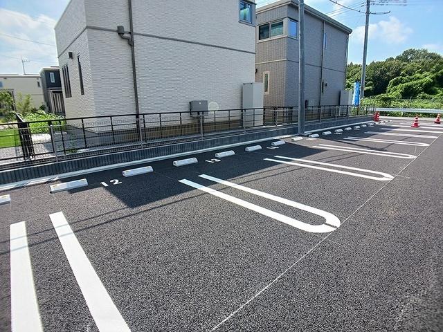 ニューローズつくばＡ棟（203） 駐車場