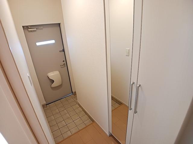 ミニョン　ビエラ（102） 玄関