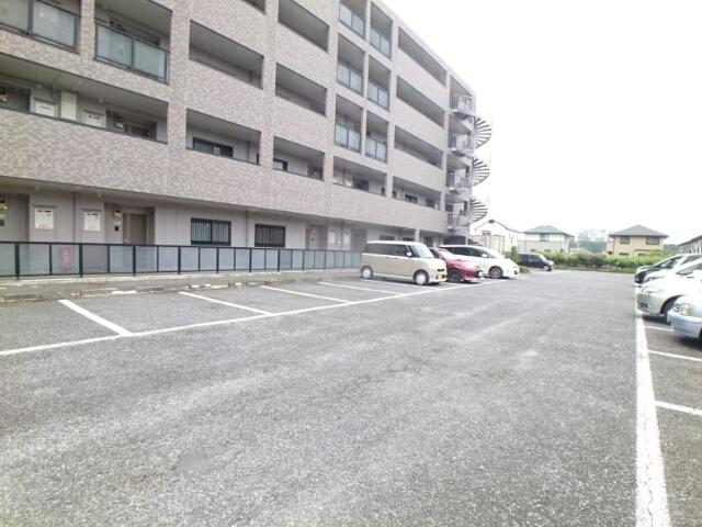 ラ・フォーレ春日（402） 駐車場