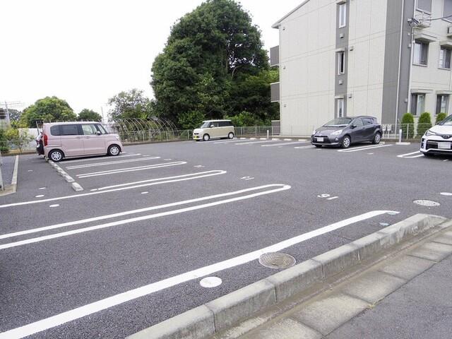 アベニ−ルⅡ（102） 駐車場