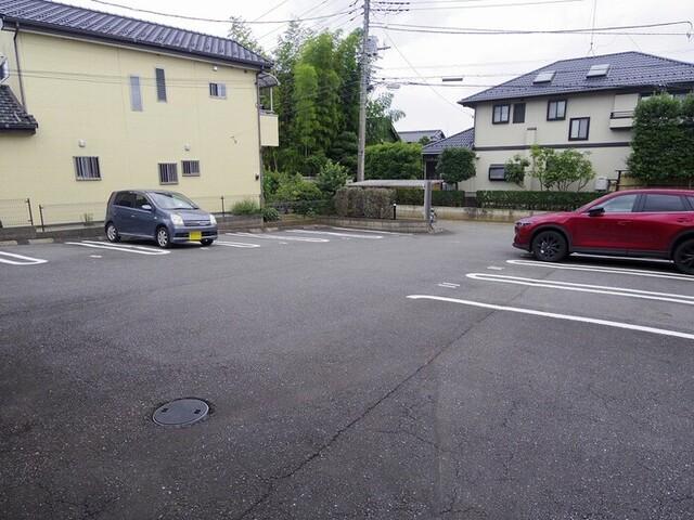 グランドゥール高林　Ａ・Ｂ（A102） 駐車場
