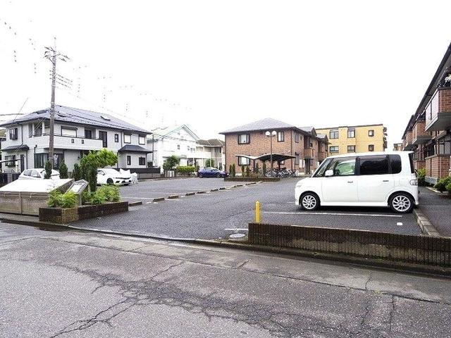 ファミーユつくば　ＡＢＣ（A102） 駐車場
