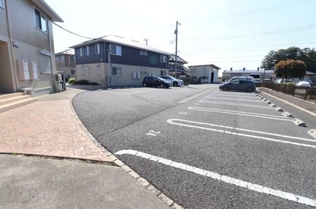 ヴィラージュ学園　A（101） 駐車場