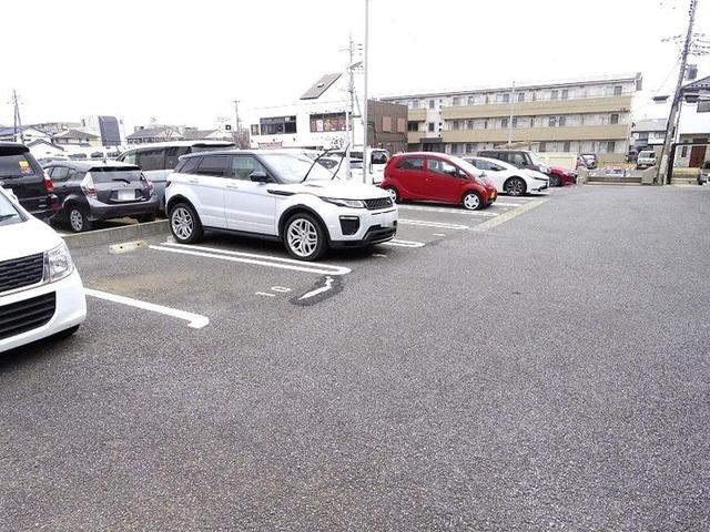 ヴァルール吾妻（203） 駐車場