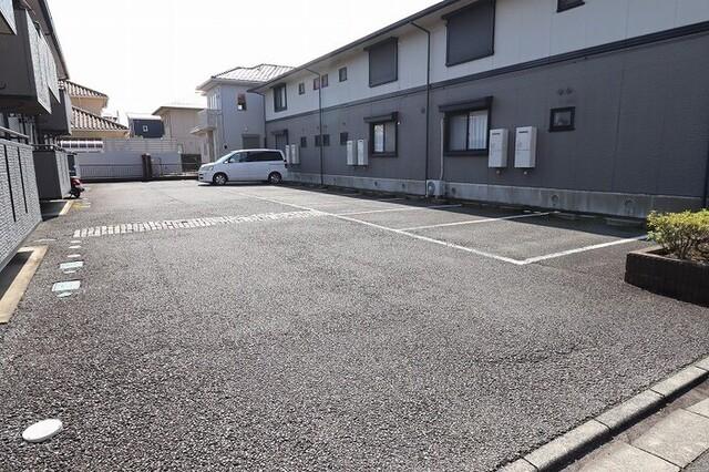 エルクレール　D（102） 駐車場