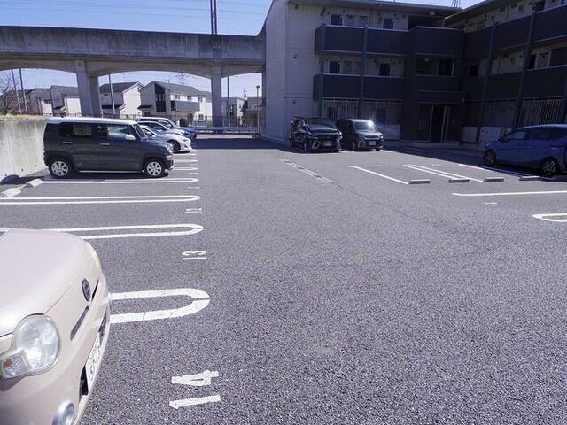 トルビヨン（307） 駐車場