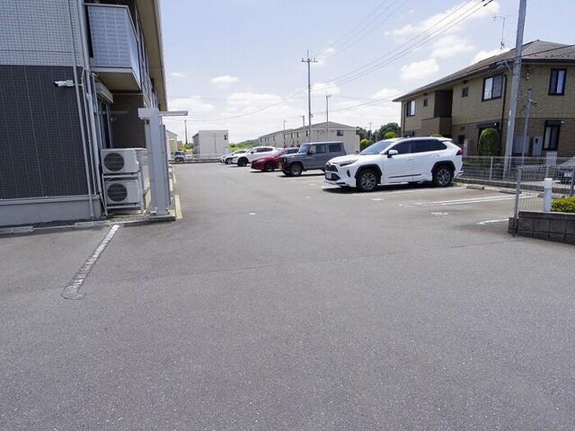 アル・ソ−レⅡ（205） 駐車場
