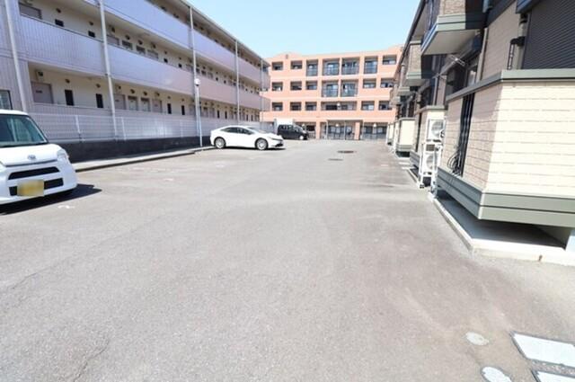 ブランシュ春日（101） 駐車場