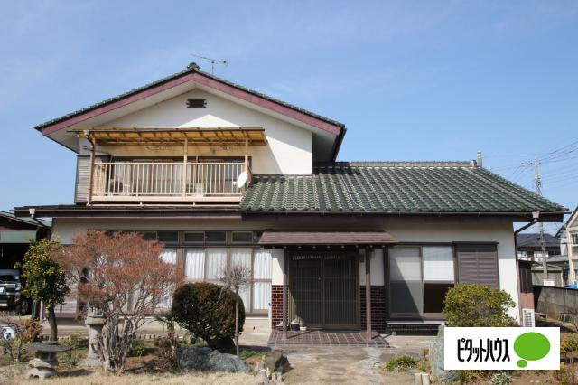 自然と調和した風情を感じられる住まい