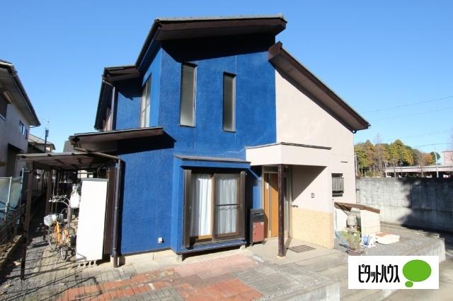 ブルーのアクセントカラーが映える住まいです。